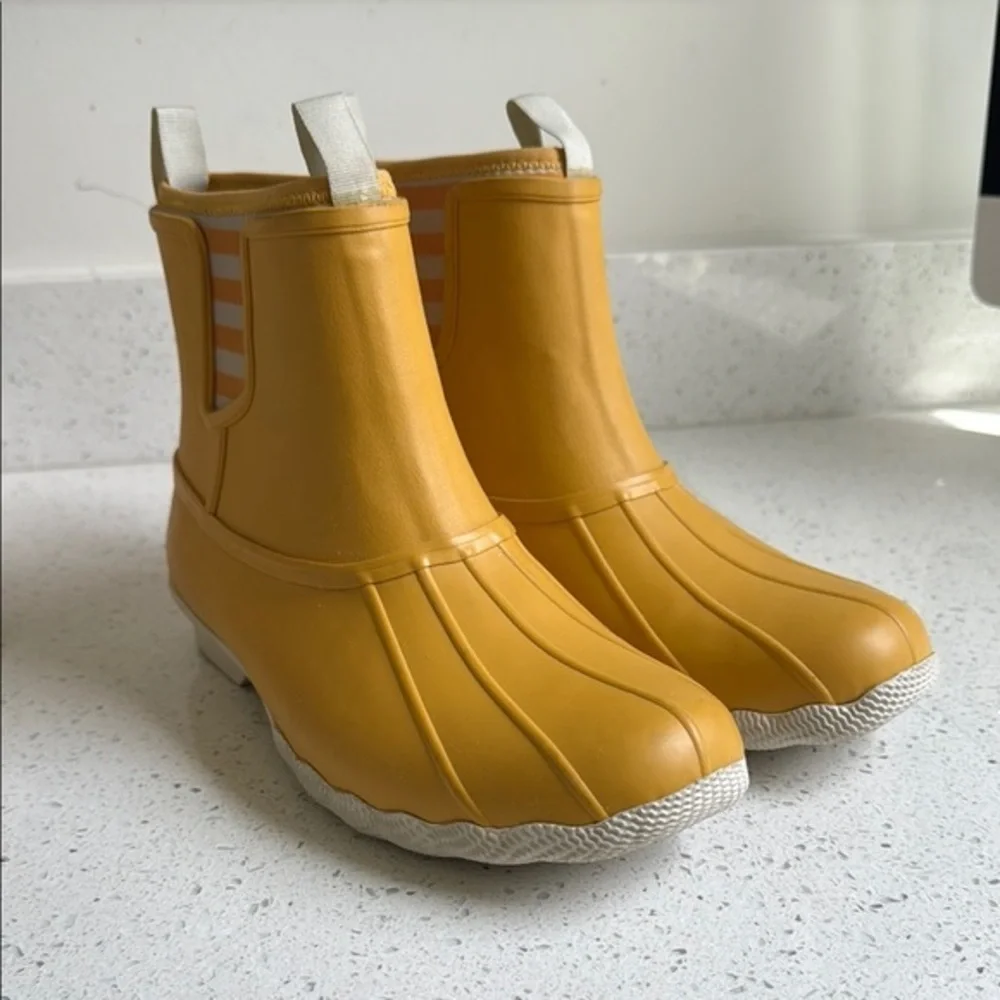 Sperry Yellow Rain & Snow Women’s Boots with Duck-Boot Design